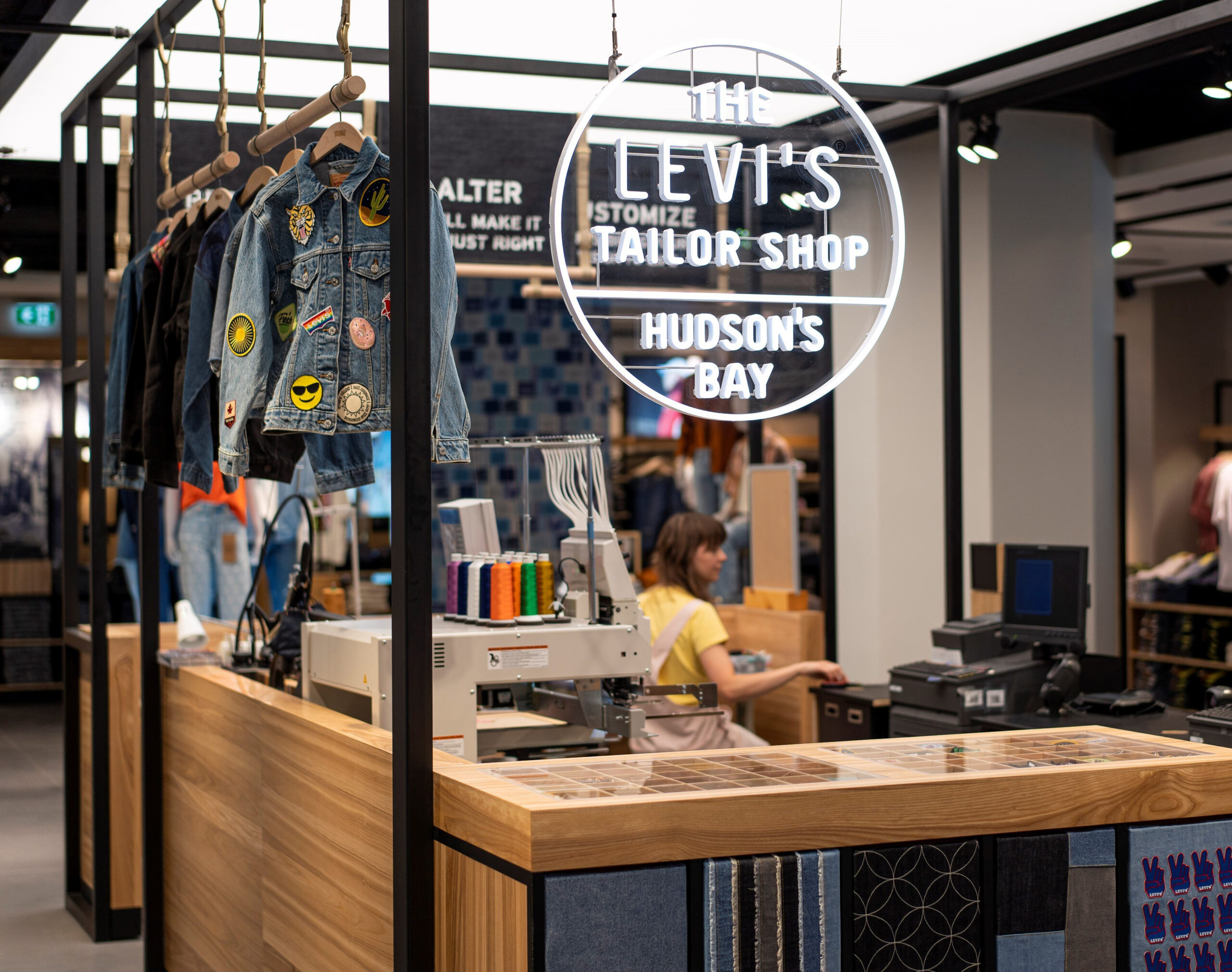 Levi s d voile un nouvel espace boutique haut de gamme au magasin